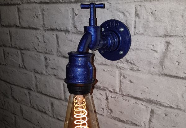 Wandlampe Clearwater in Hammerschlag Blau